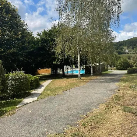 Πανσιόν Familiale A La Campagne 3*
